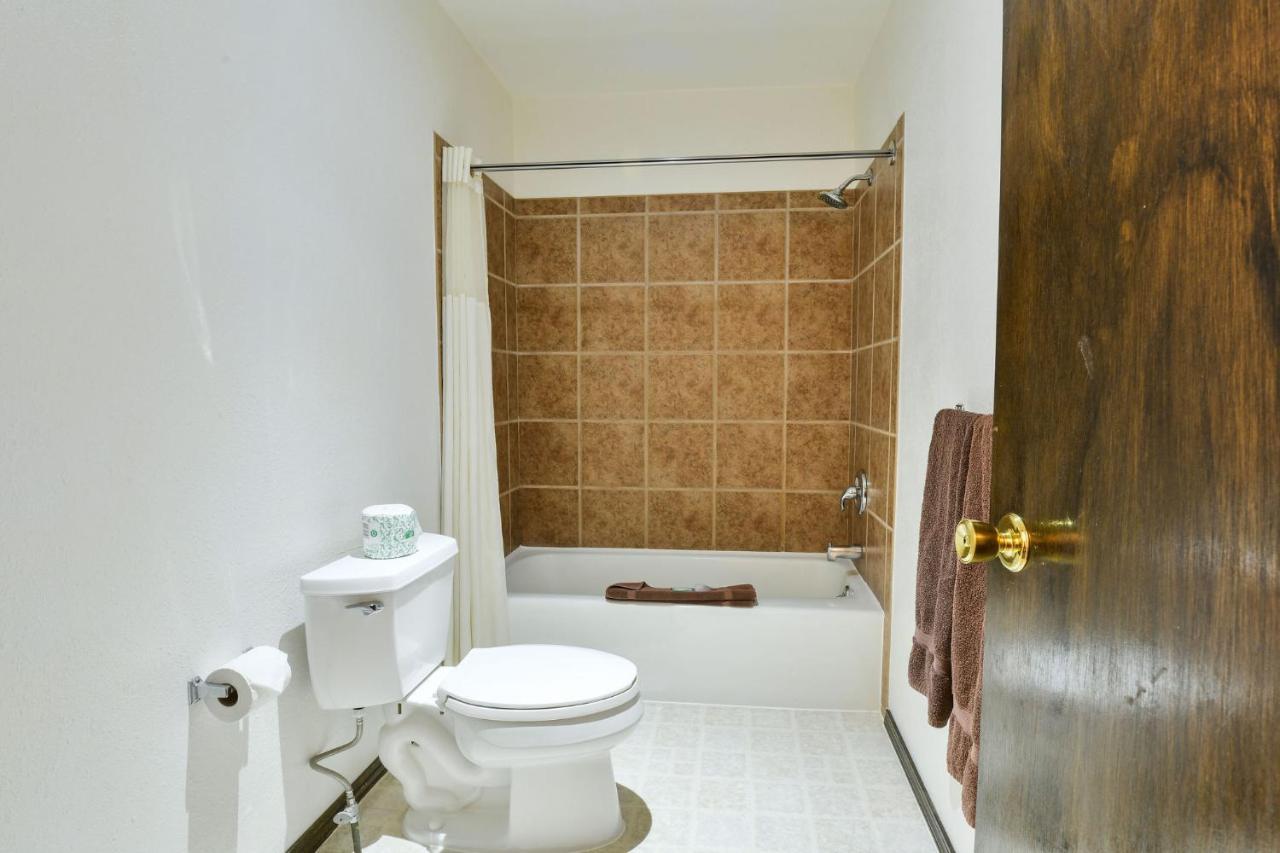 Double Room two beds-Non-smoking