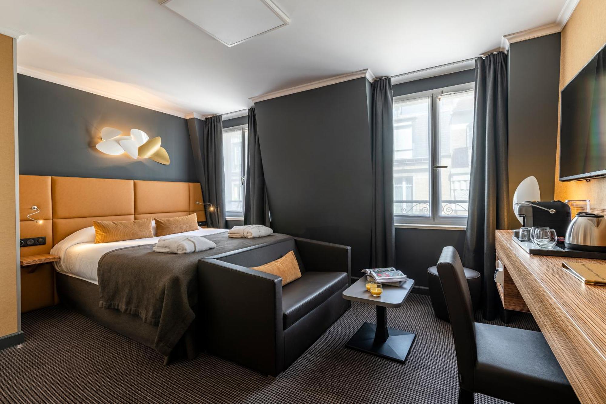 Deluxe Queen Room Access to swimming pool or fitness