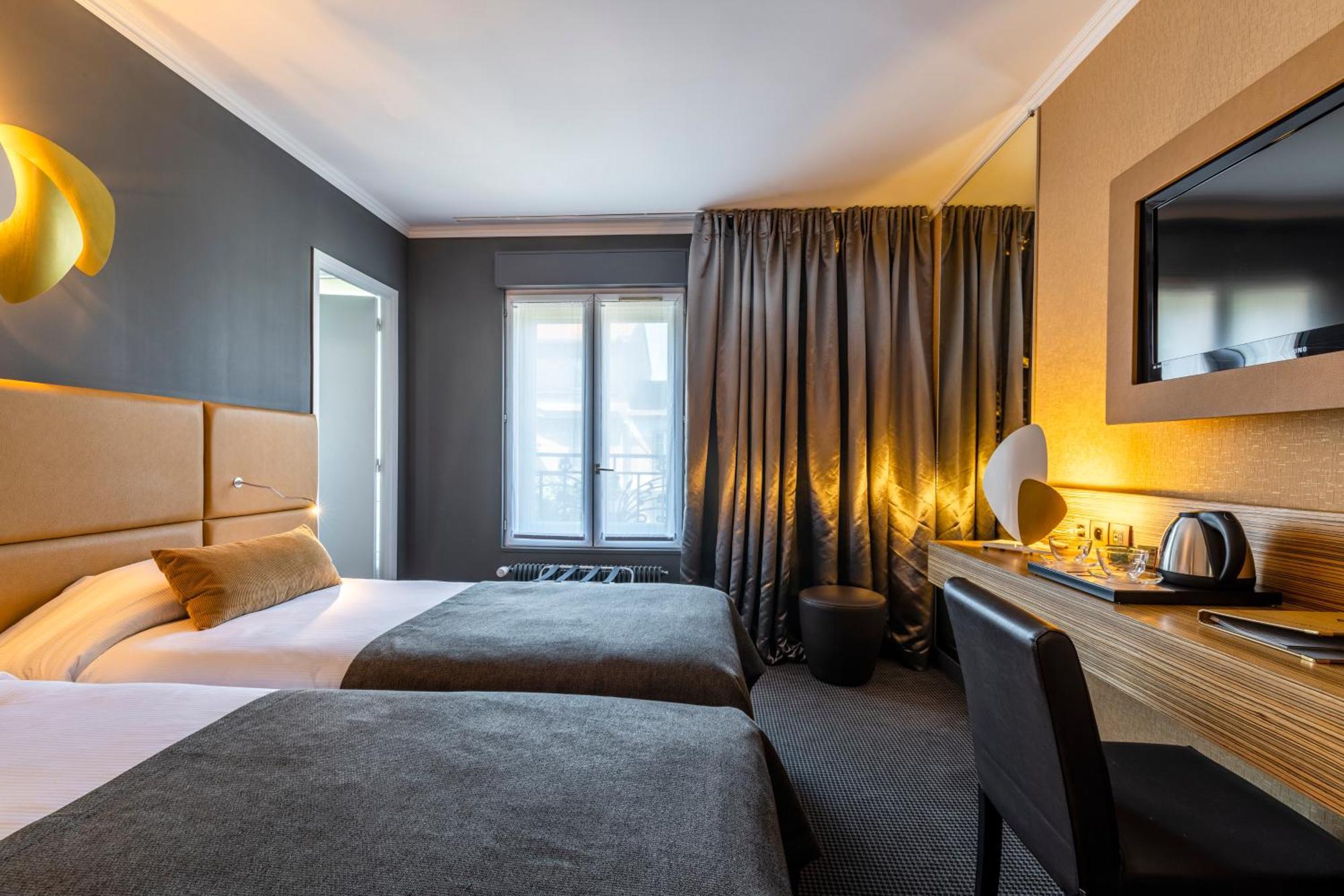 Superior Double or Twin Room Access to swimming pool or fitness,1414355027:JPEG