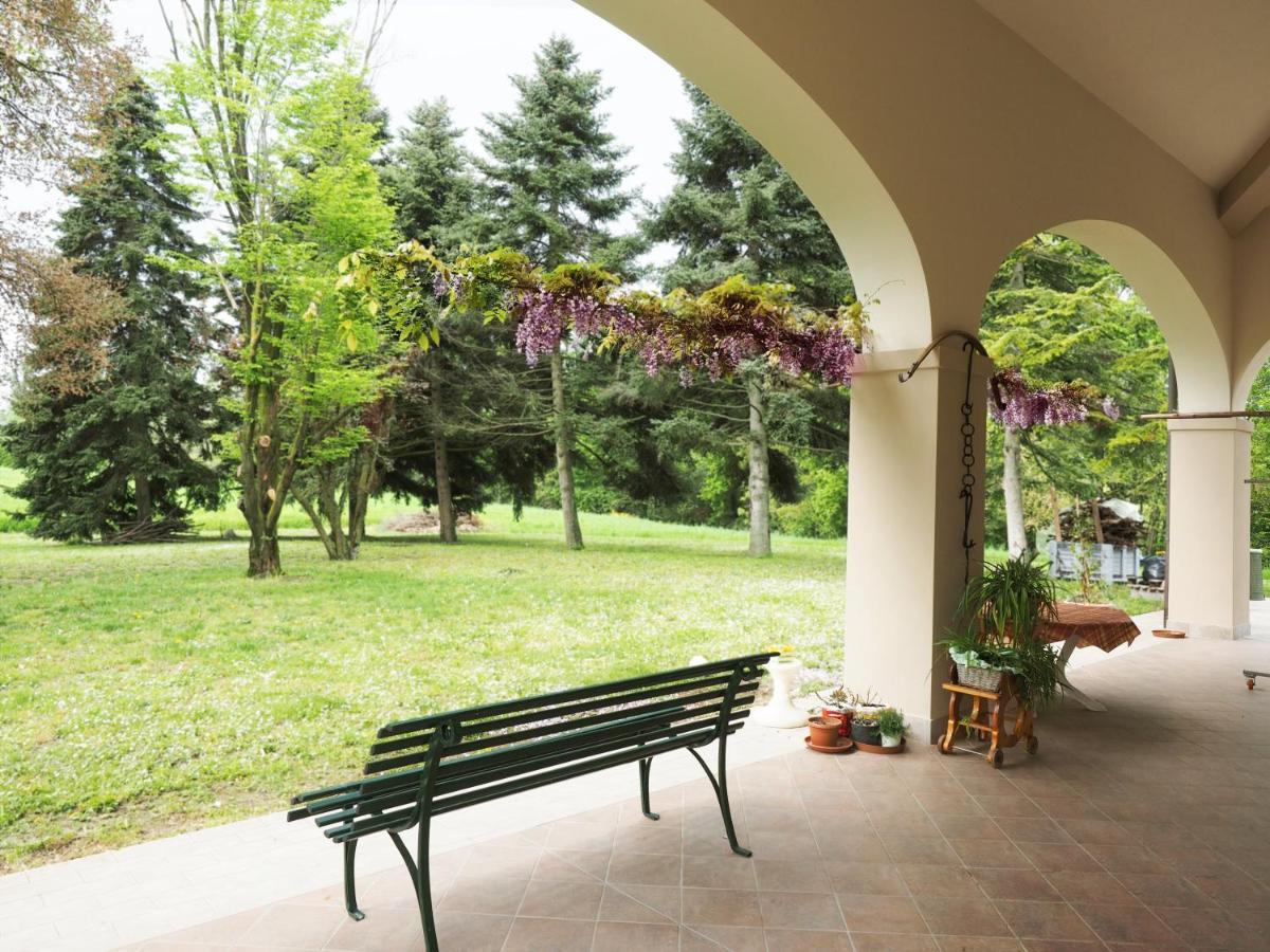 Family Room Garden View,985198432:JPEG