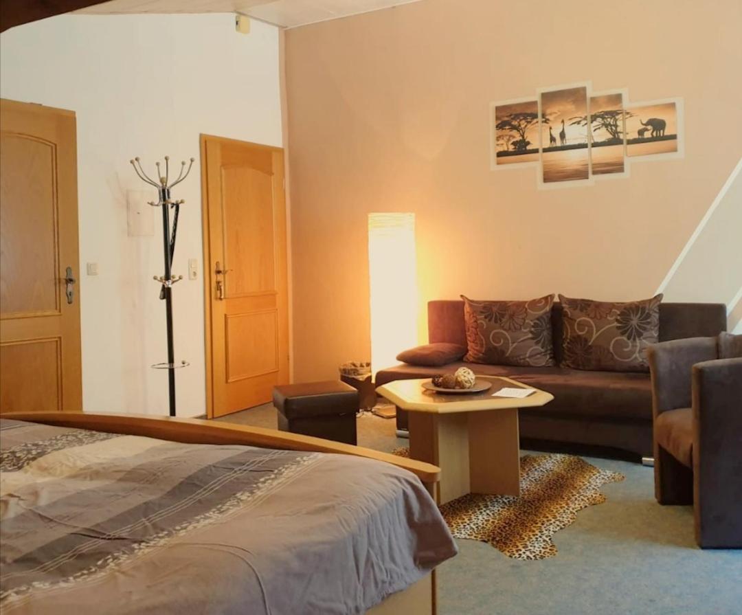 Family Double Room,984746998:JPEG