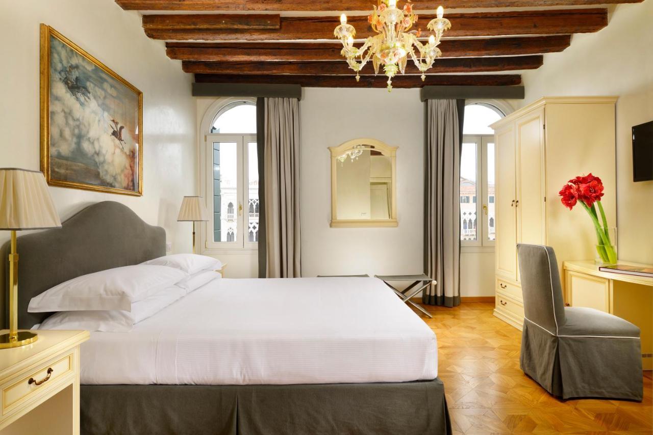 Deluxe Two-Bedroom Apartment