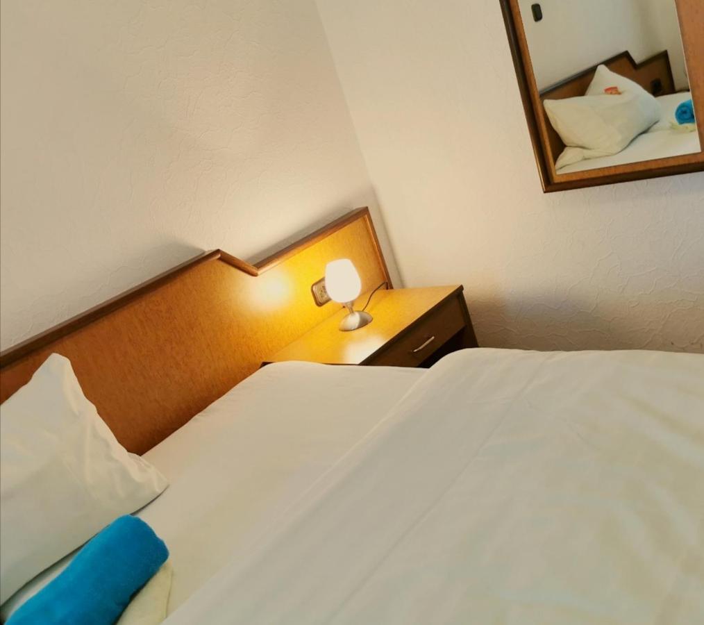 Two-Bedroom Apartment,985608871:JPEG