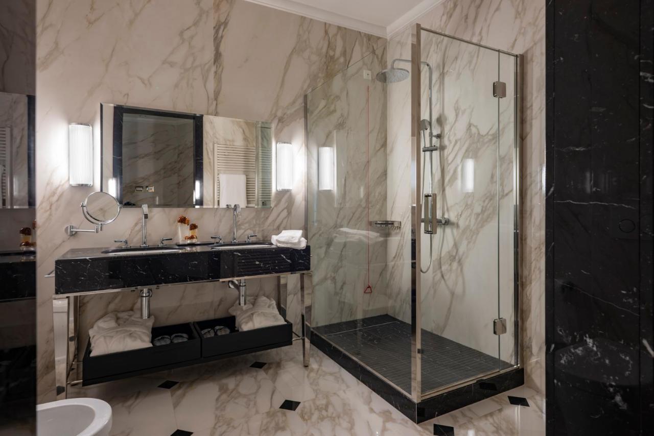 Suite with Terrace and Jacuzzi,985720204:JPEG
