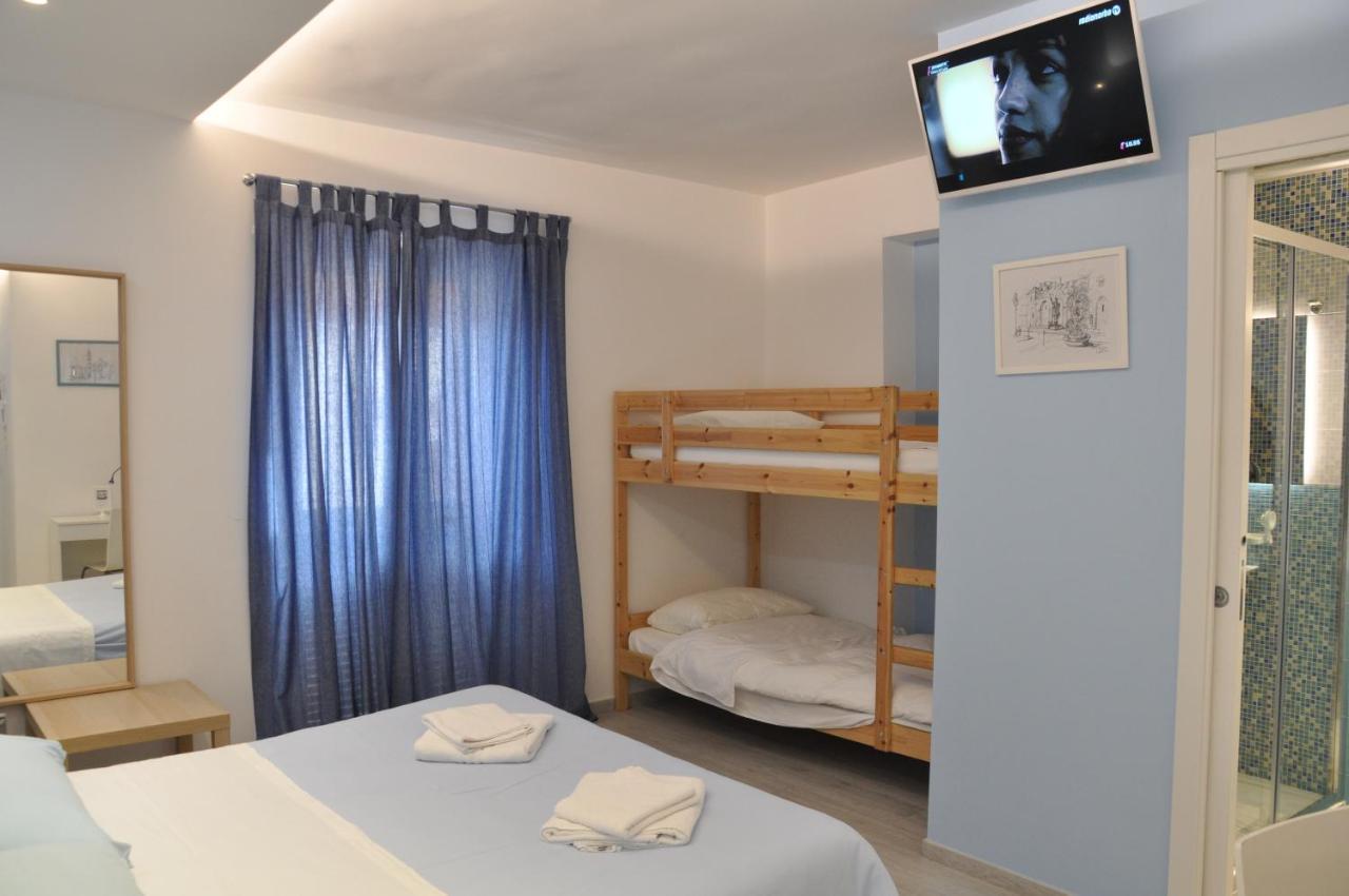 Triple Room,985851922:JPEG