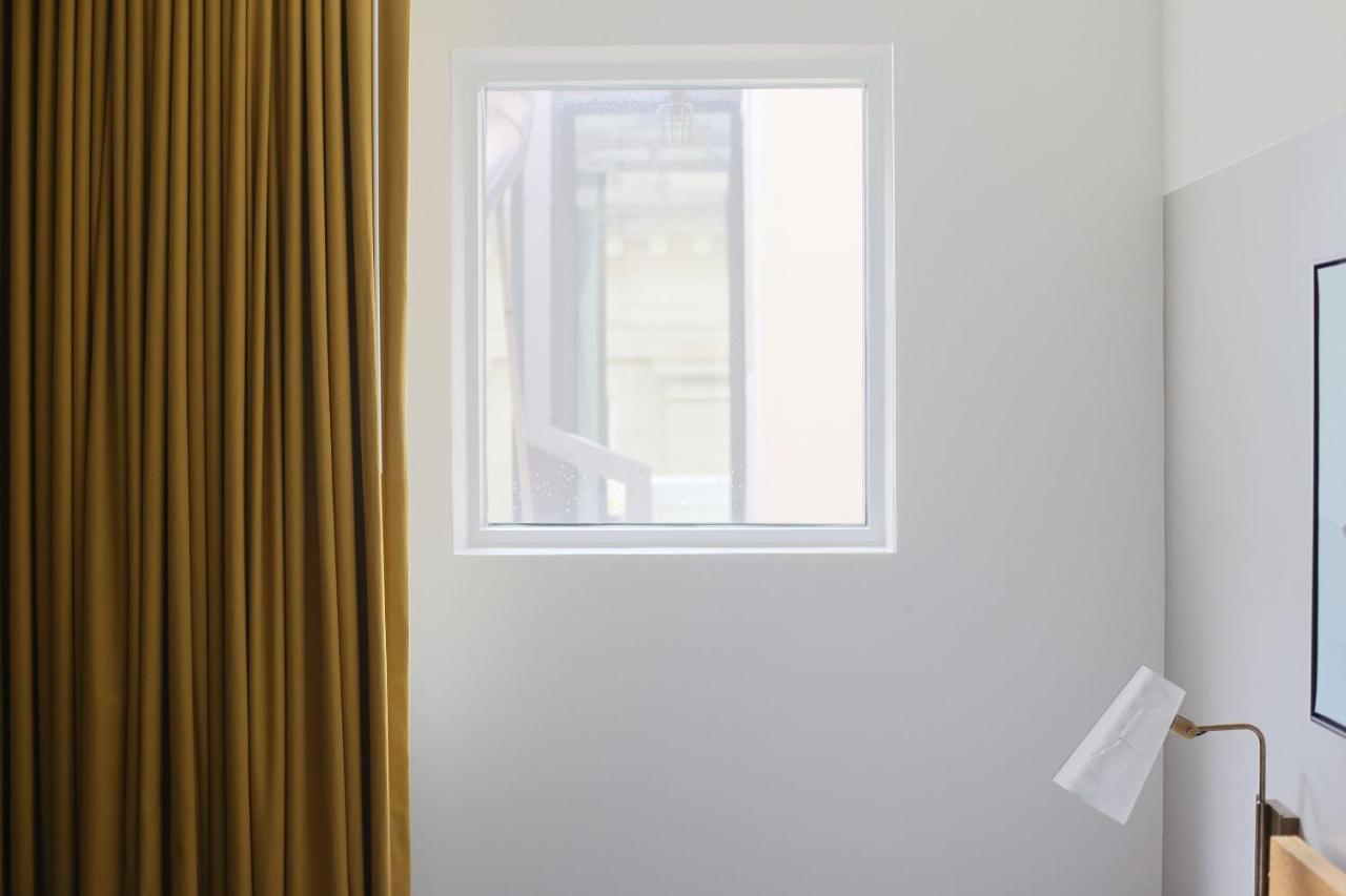 Deluxe King Room Obstructed