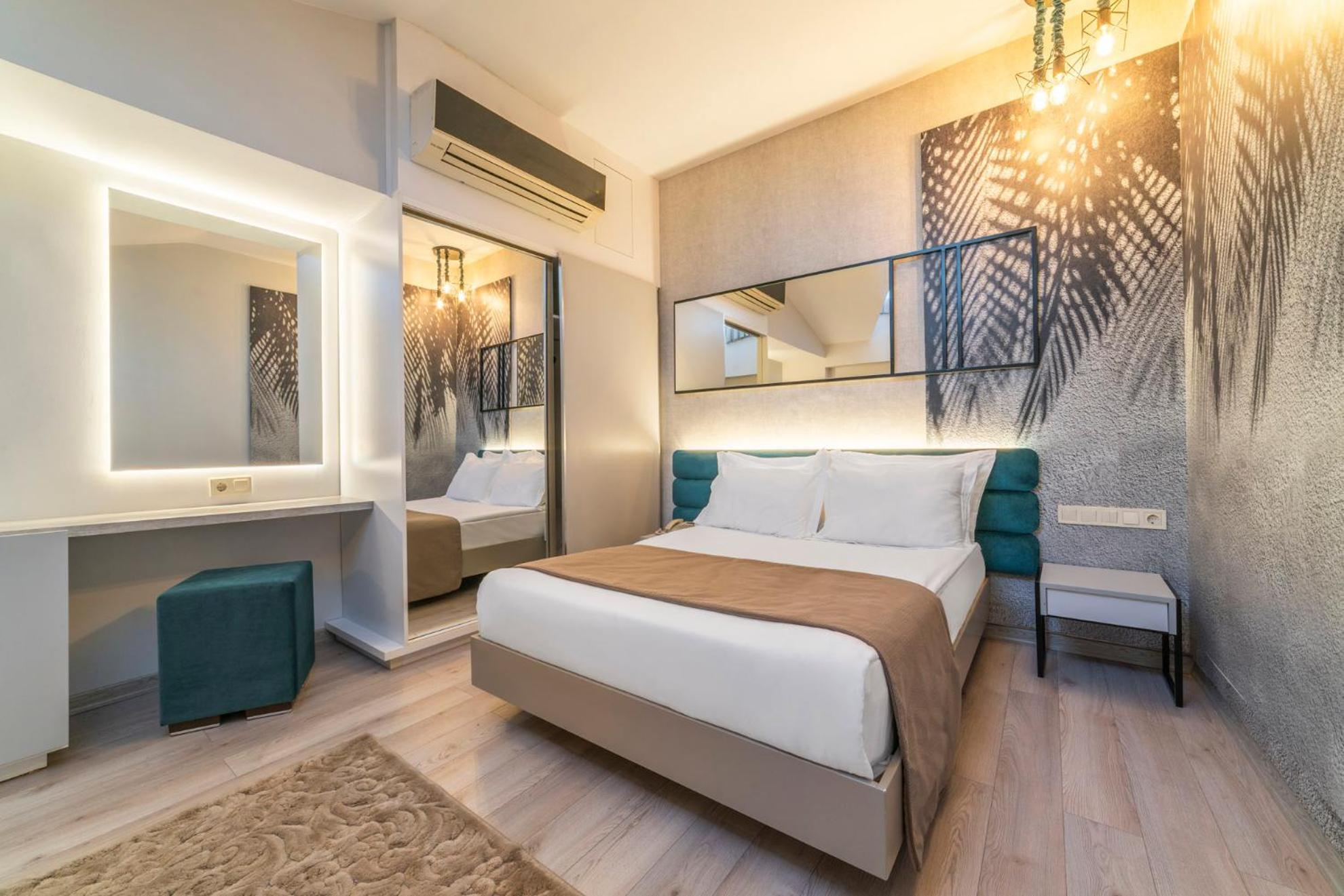 Hotel Duplex Family Room Land View