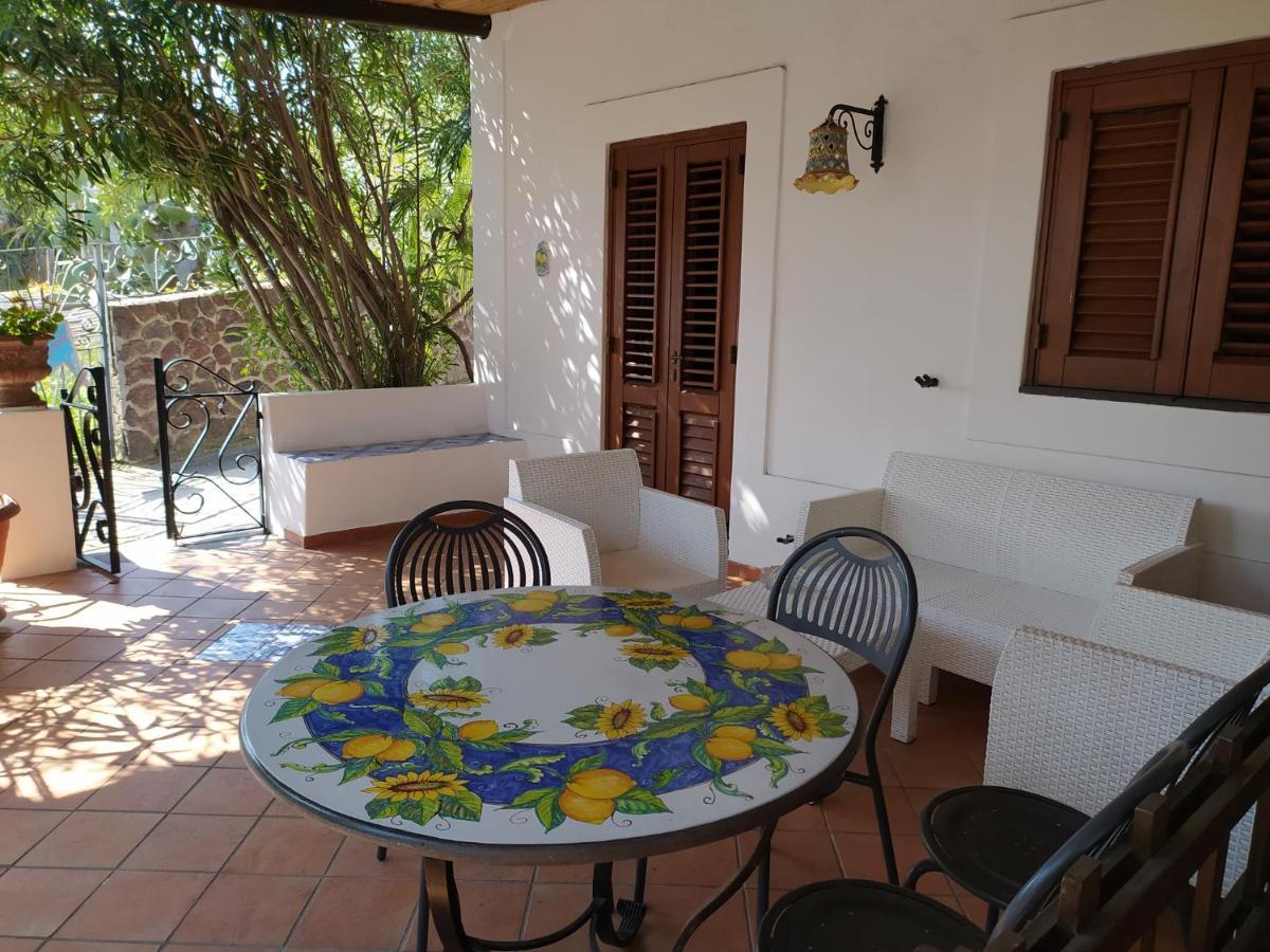 Studio Terrace,989148490:JPEG