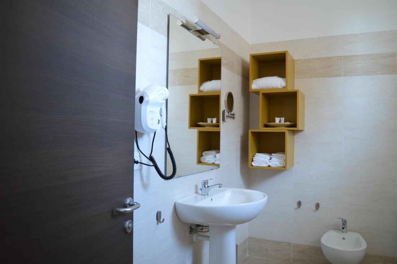 Deluxe Triple Room,990221761:JPEG