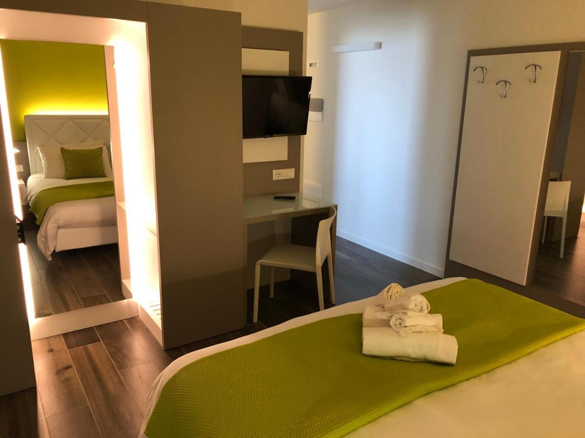 Deluxe One-Bedroom Apartment Terrace