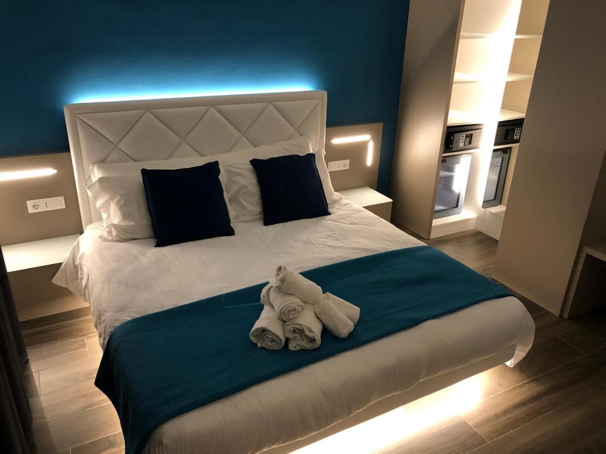 Deluxe Double Room,805089039:JPEG