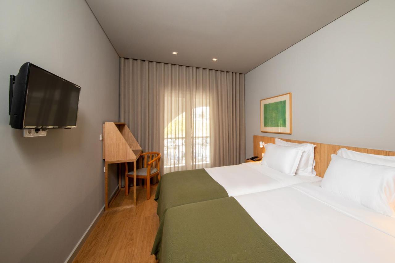 Single Room,989711731:JPEG