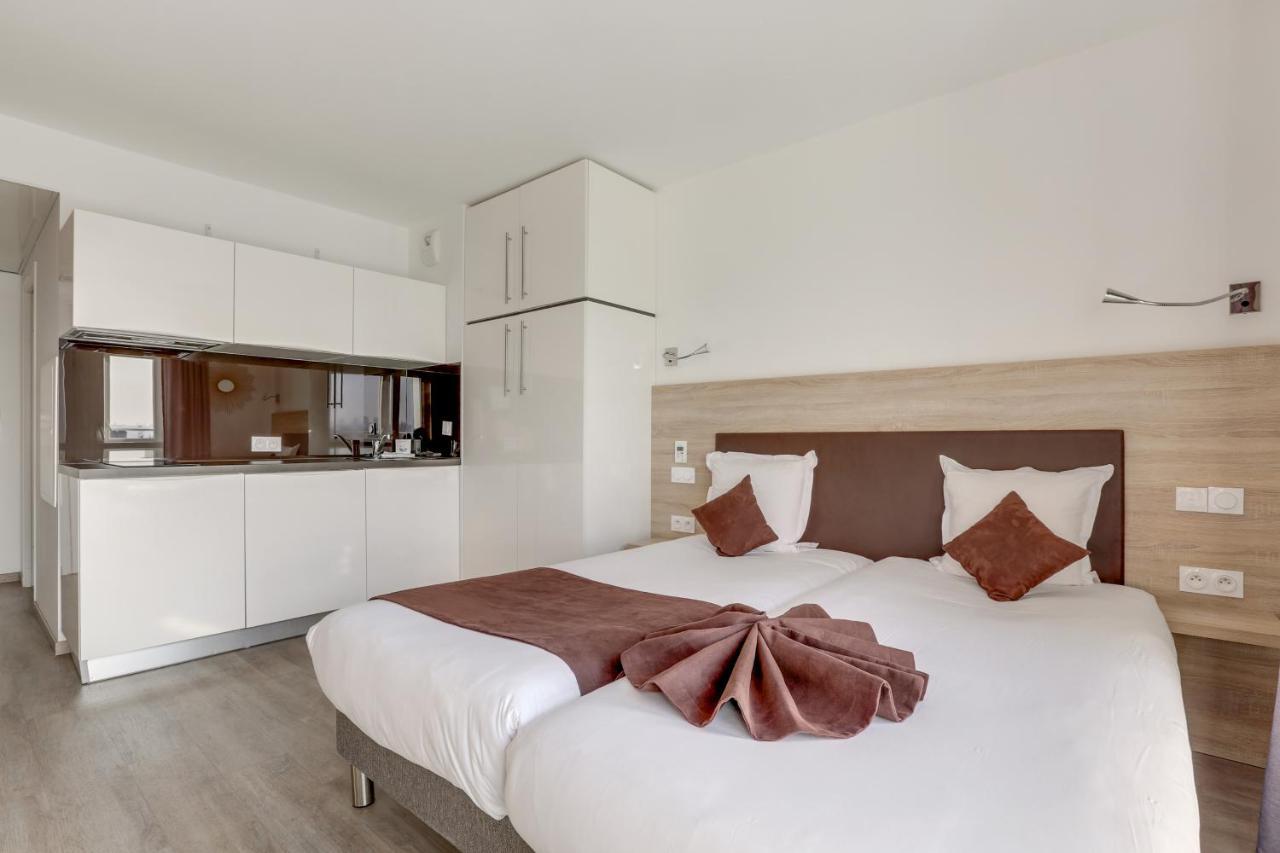 Comfort Studio 2 Single Beds 1