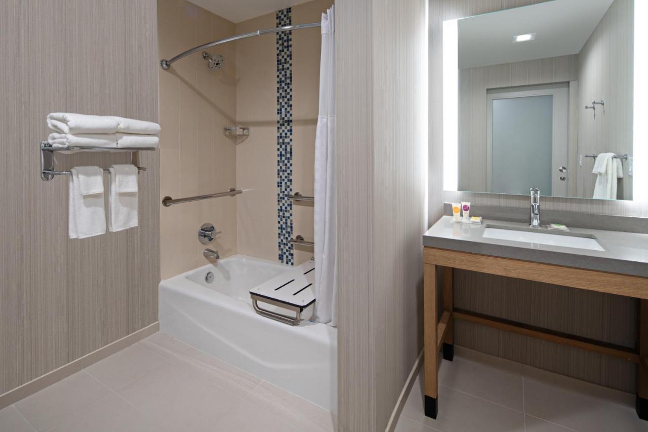 Queen Room Two Queen Beds Sofa Bed Roll Shower Disability Access