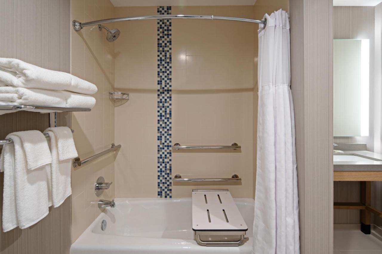 Queen Room Two Queen Beds Sofa Bed Roll Shower Disability Access