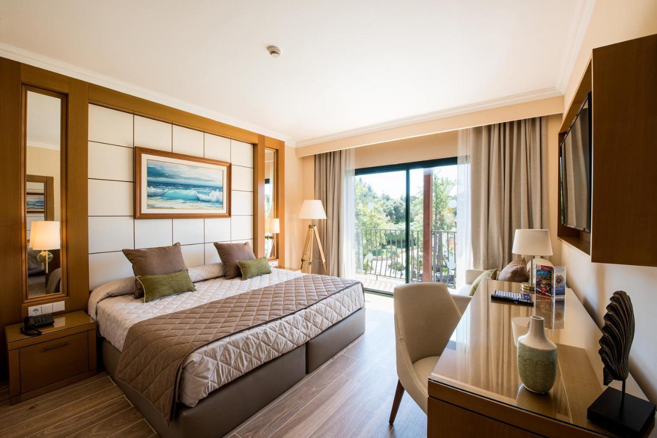 Standard Room Access to PortAventura Park 1 access to Ferrari Land