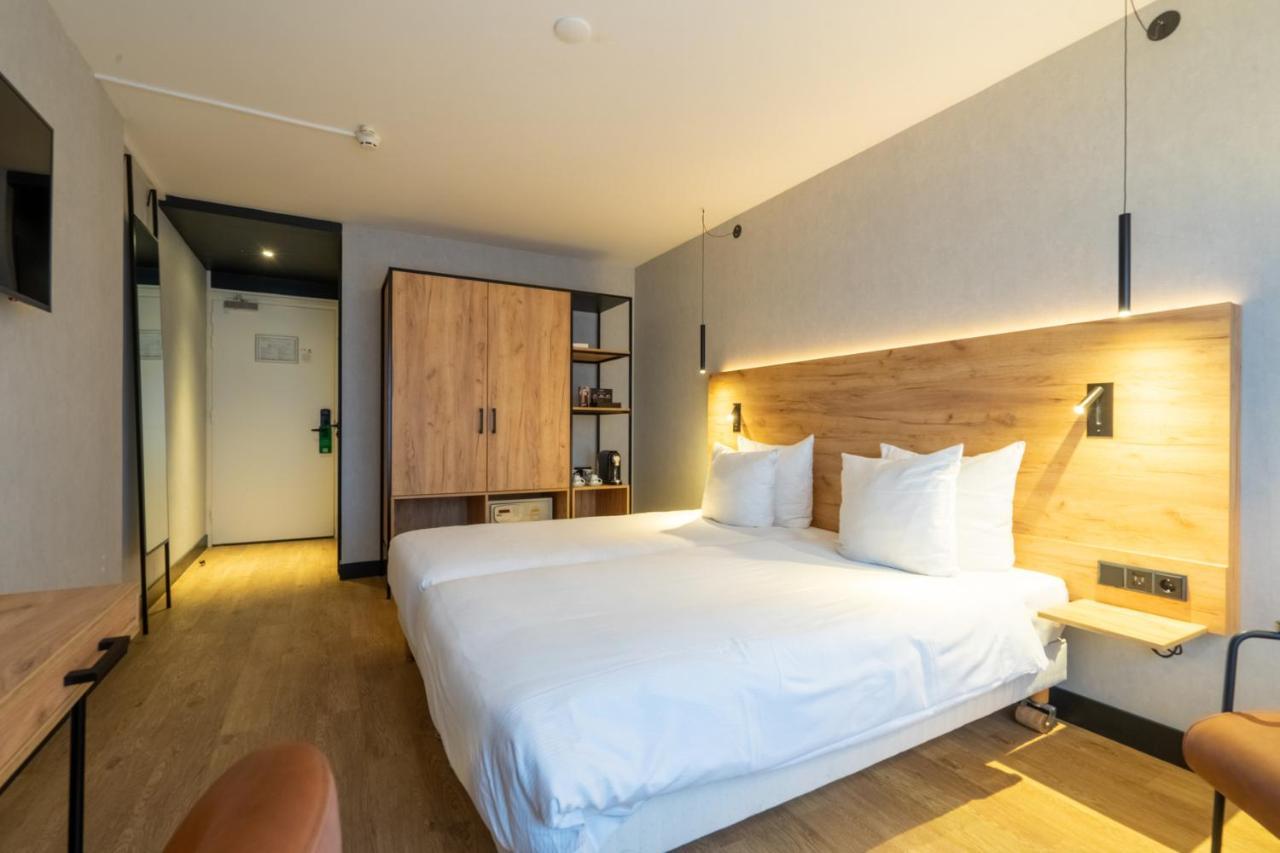 Deluxe Double or Twin Room,990545392:JPEG
