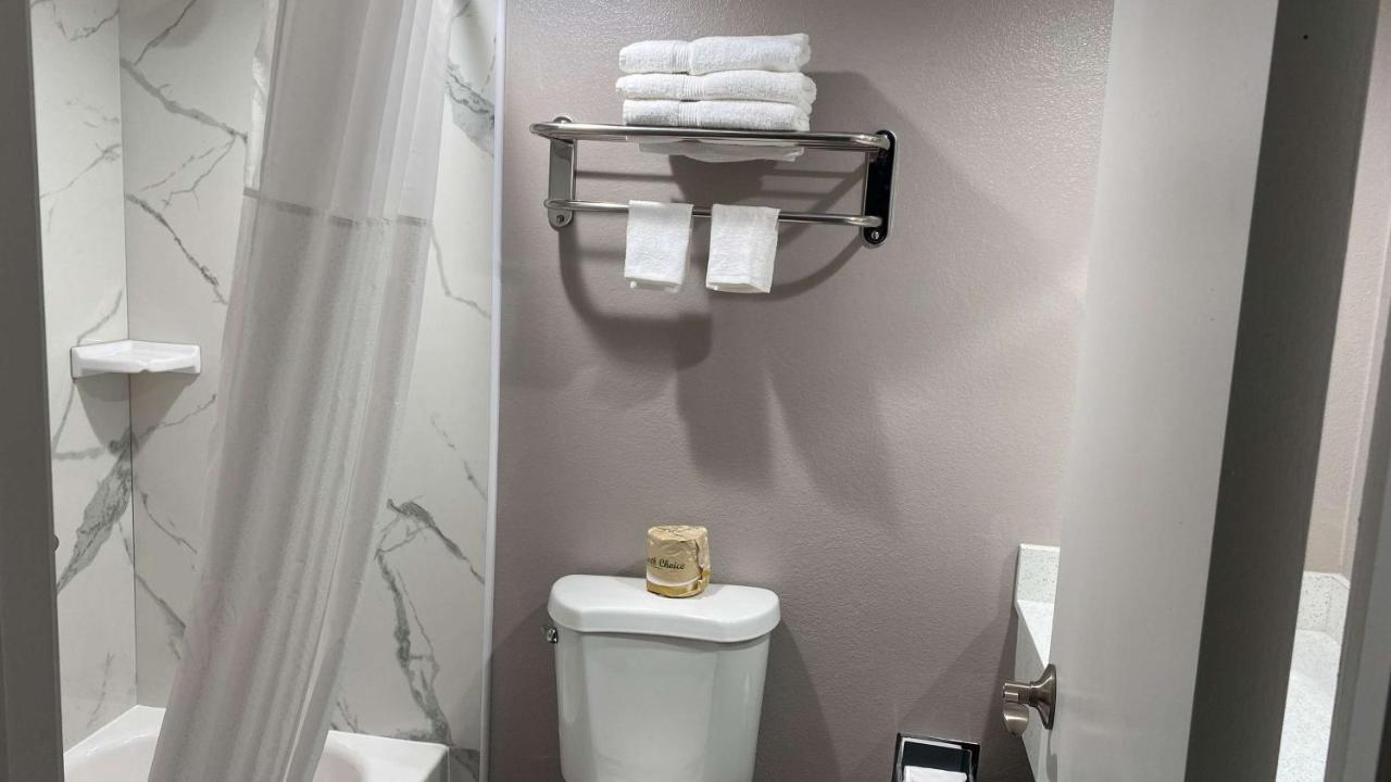 King Room - Disability Access - Non-Smoking