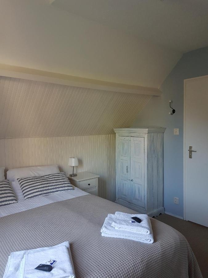 Small Double Room,991529875:JPEG