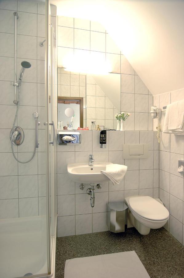 Single Room Bathroom,992182144:JPEG
