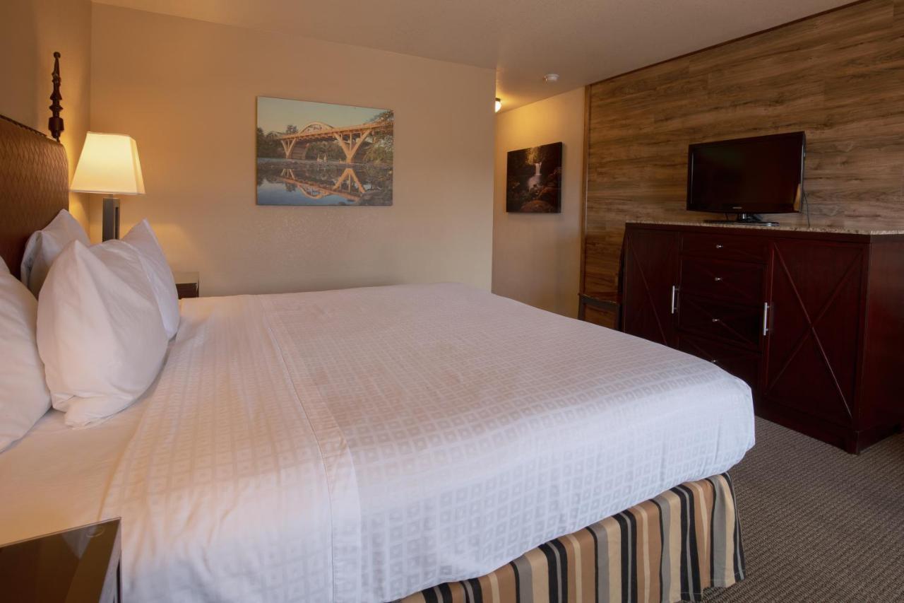 Standard King Room River View