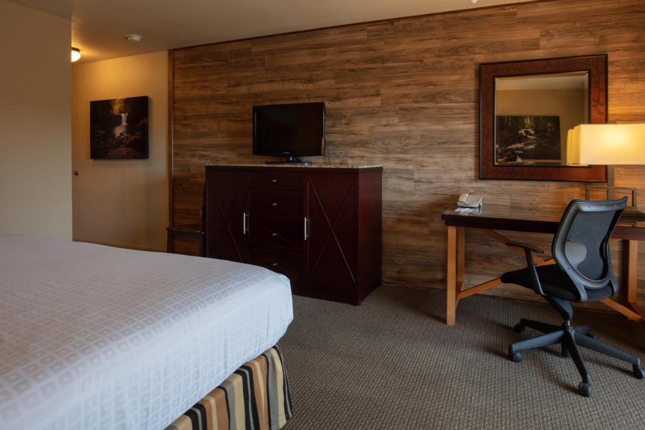 Standard King Room River View