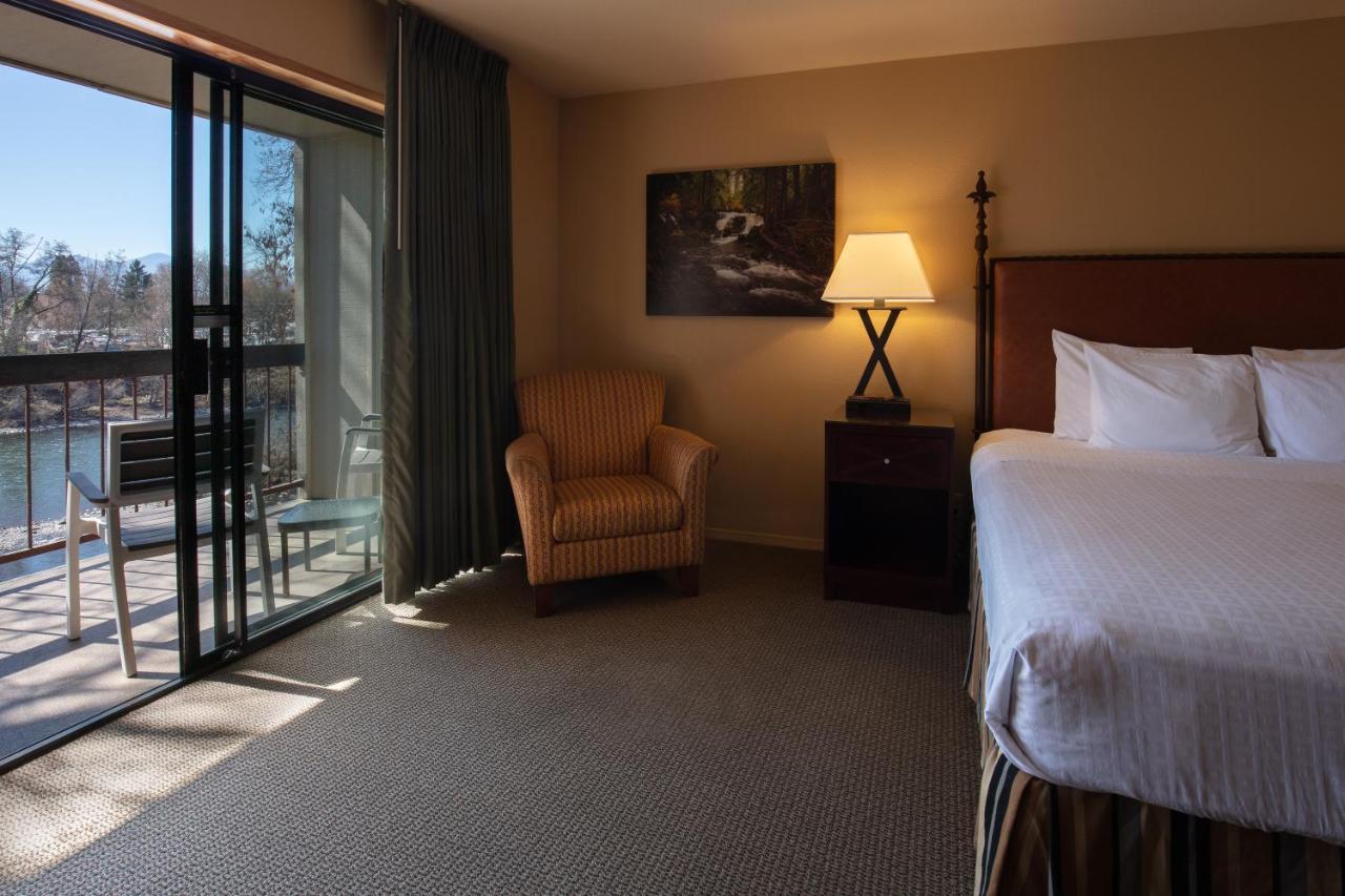Standard King Room River View