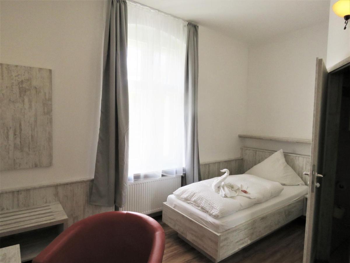 Standard Single Room Shower,992799514:JPEG