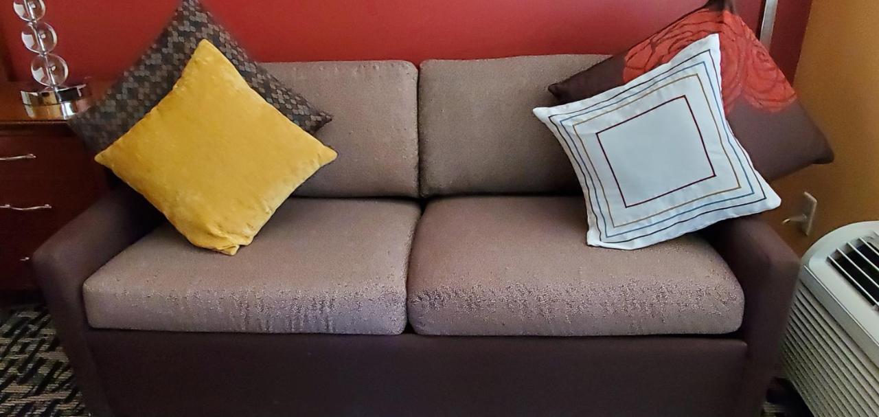 Deluxe King Room Sofa Bed