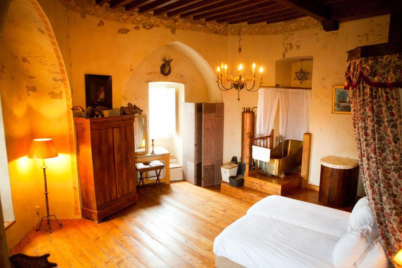 Deluxe Room,1554351343:JPEG