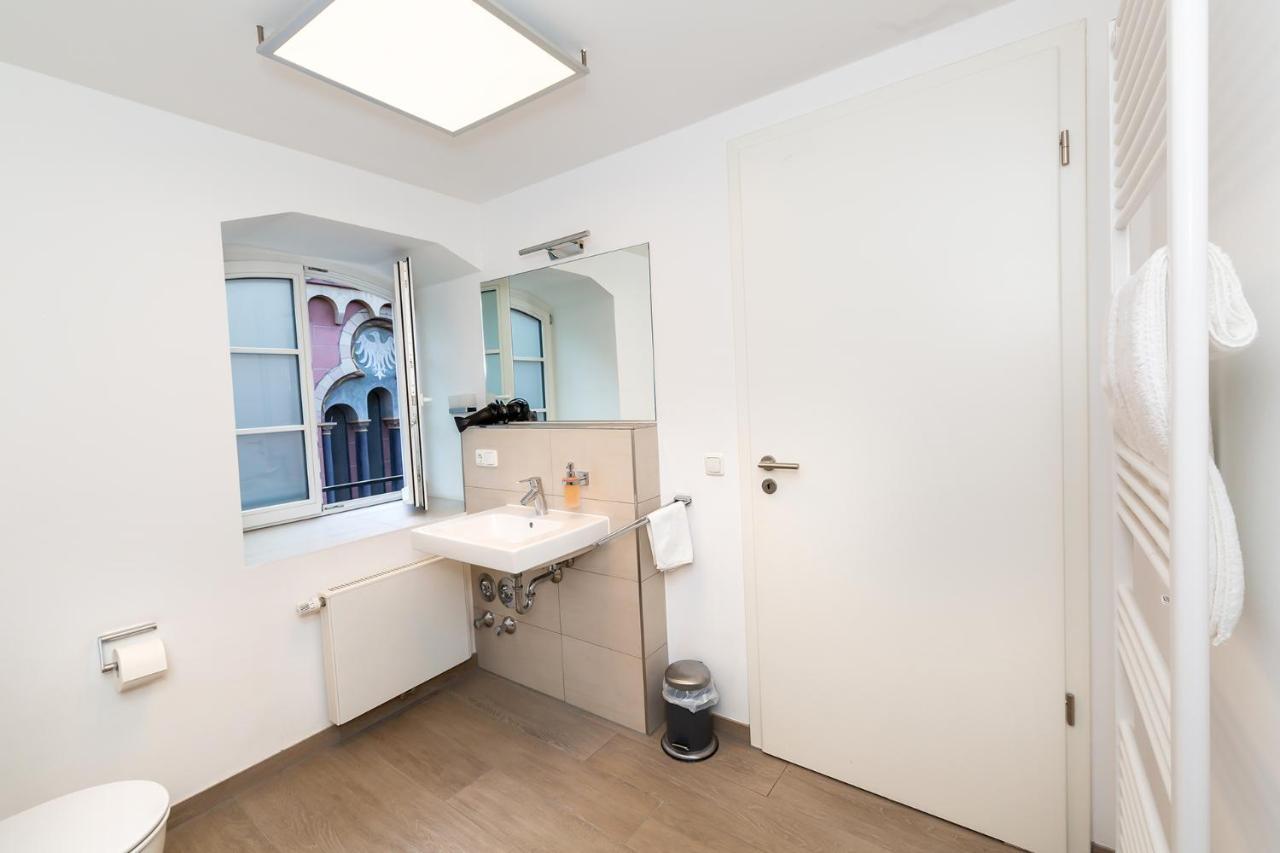 One-Bedroom Deluxe Apartment