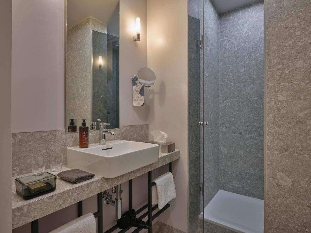 Standard Single Room,993333550:JPEG
