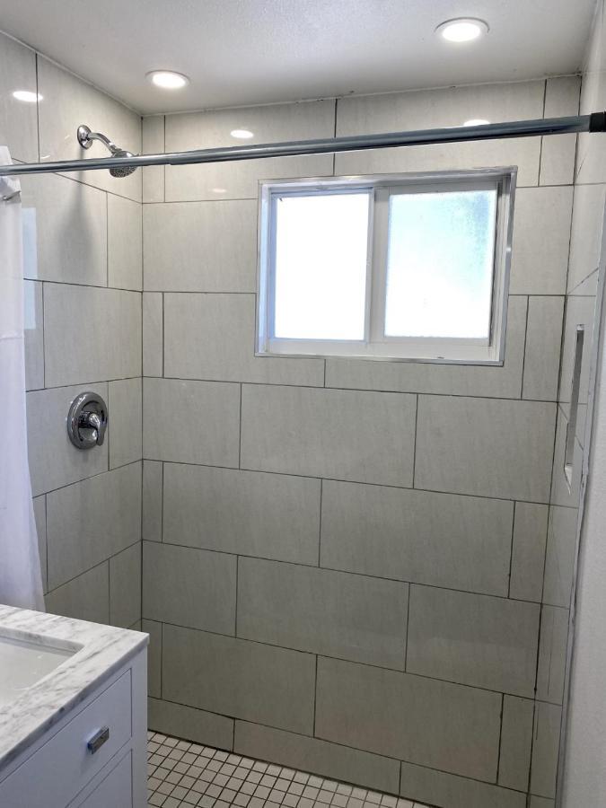 Standard Room Single Queen