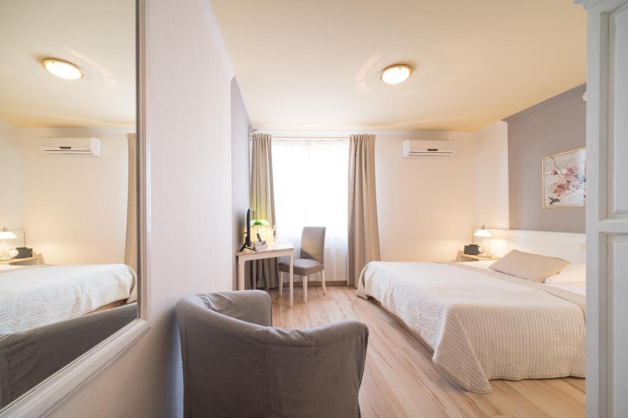 Standard Double Room,992281810:JPEG