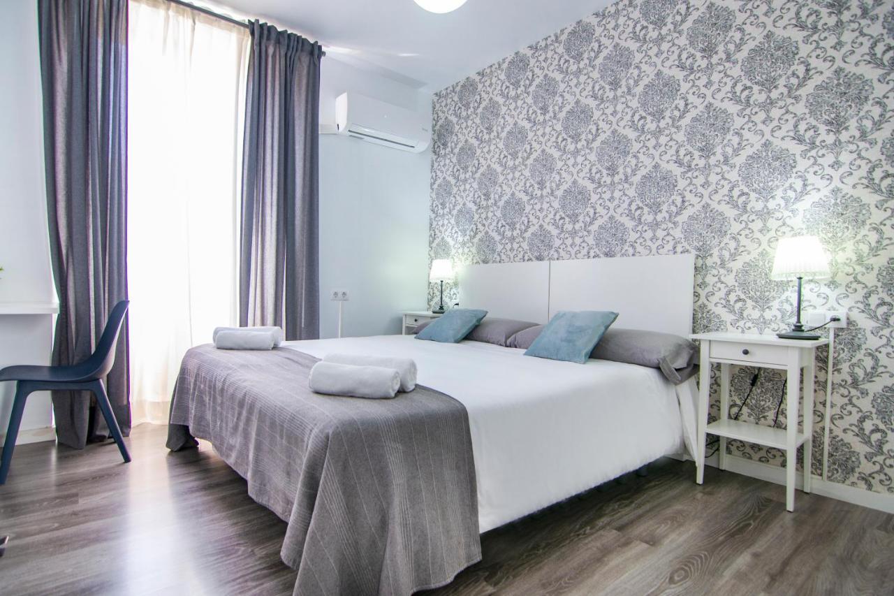 Double or Twin Room Private External Bathroom,993770665:JPEG