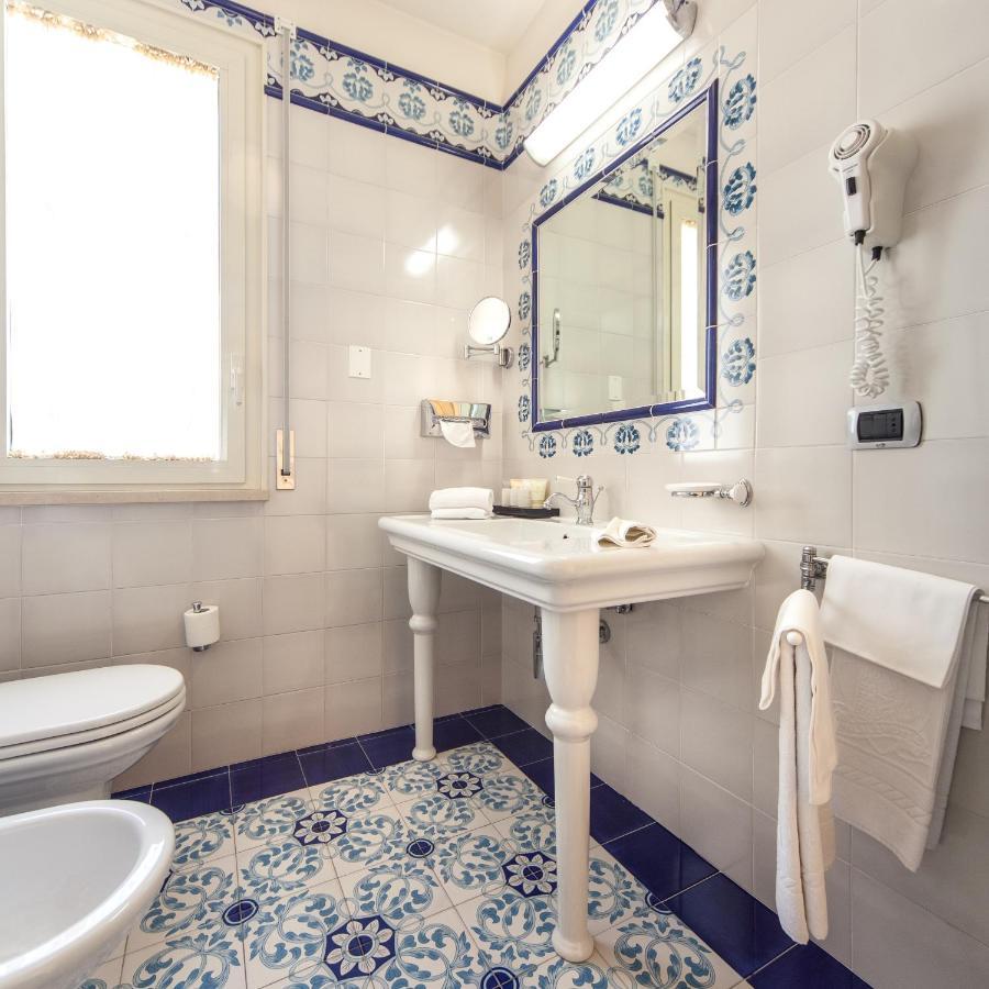 Classic Double Room with Sea View (1 Adult),1215962968:JPEG