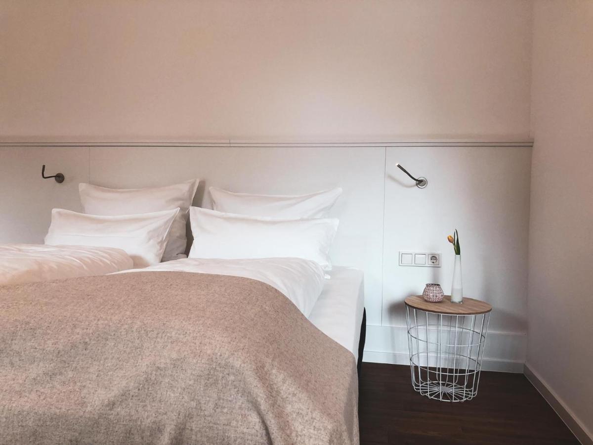 Large Double Room,994100389:JPEG