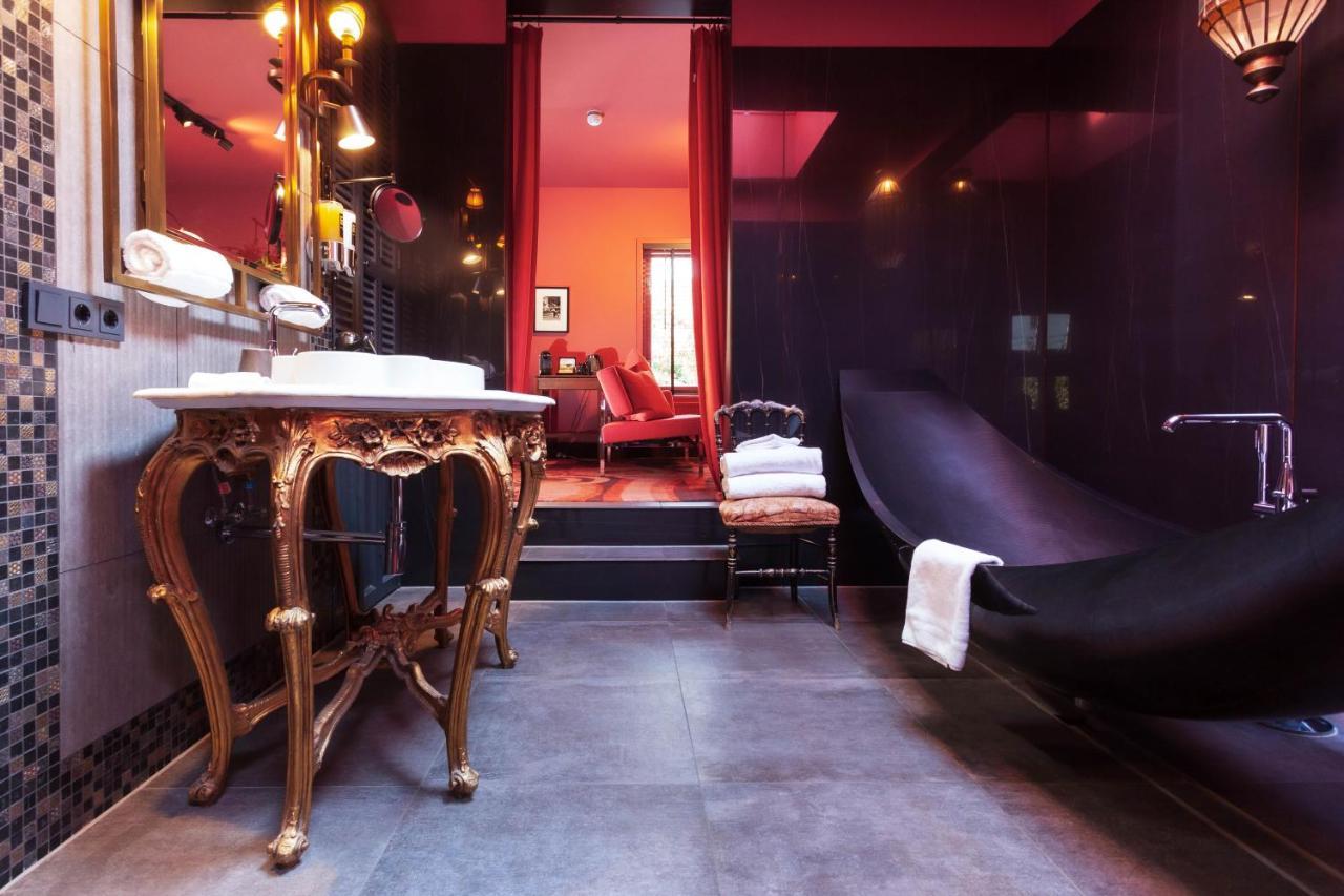 Signature Suite