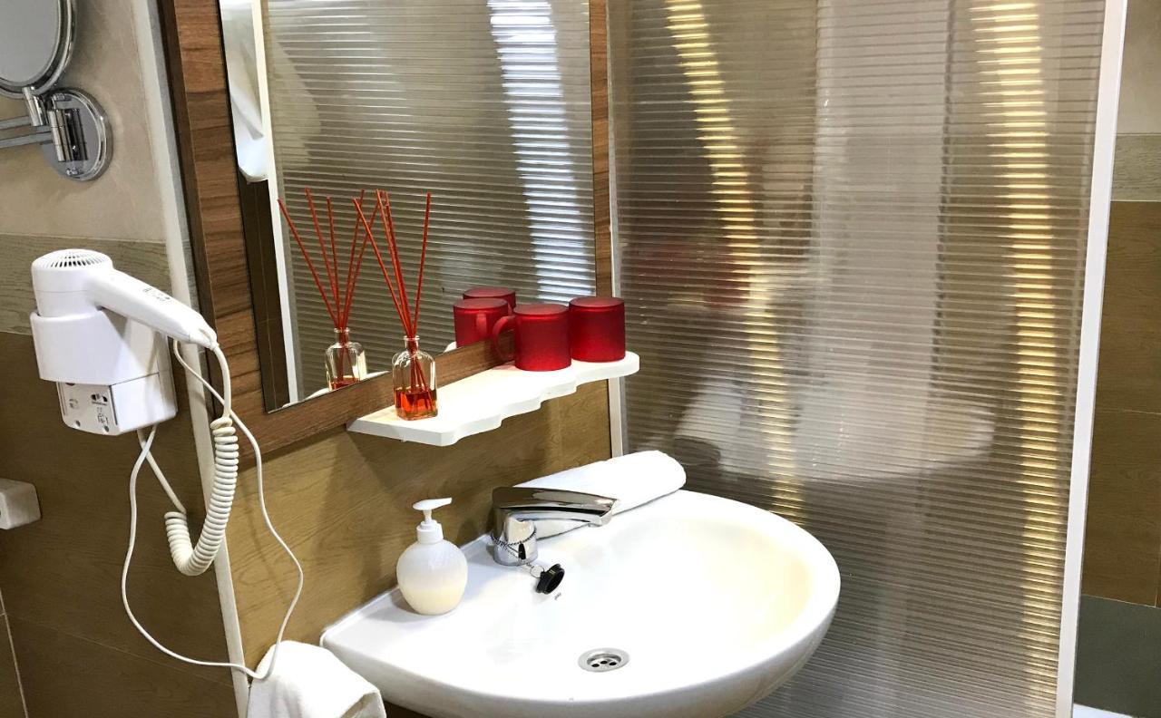 Economy Double Room Private Bathroom,1421498139:JPEG