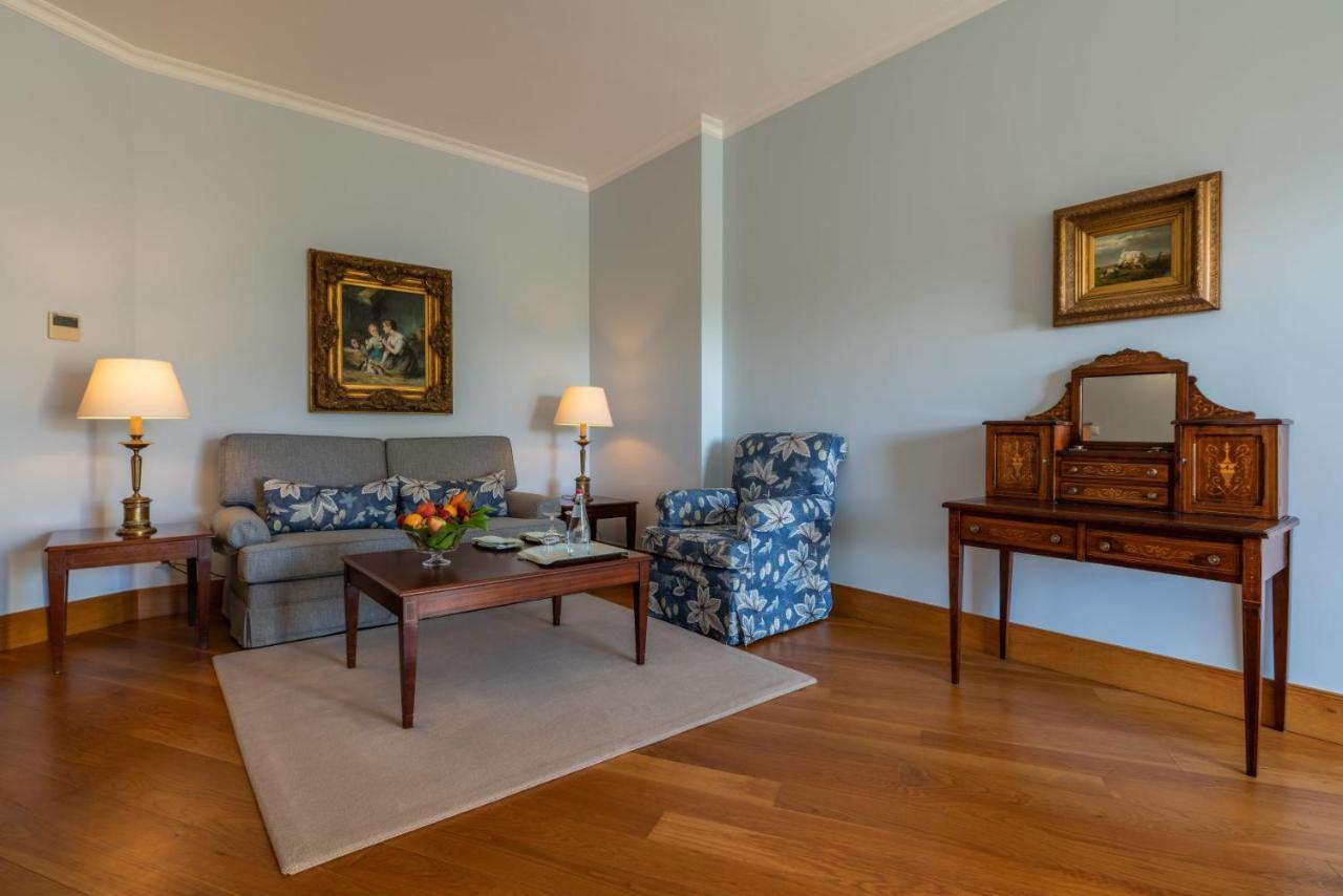 Botanical Premium Suite