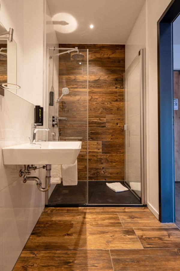 Double Room Category M
