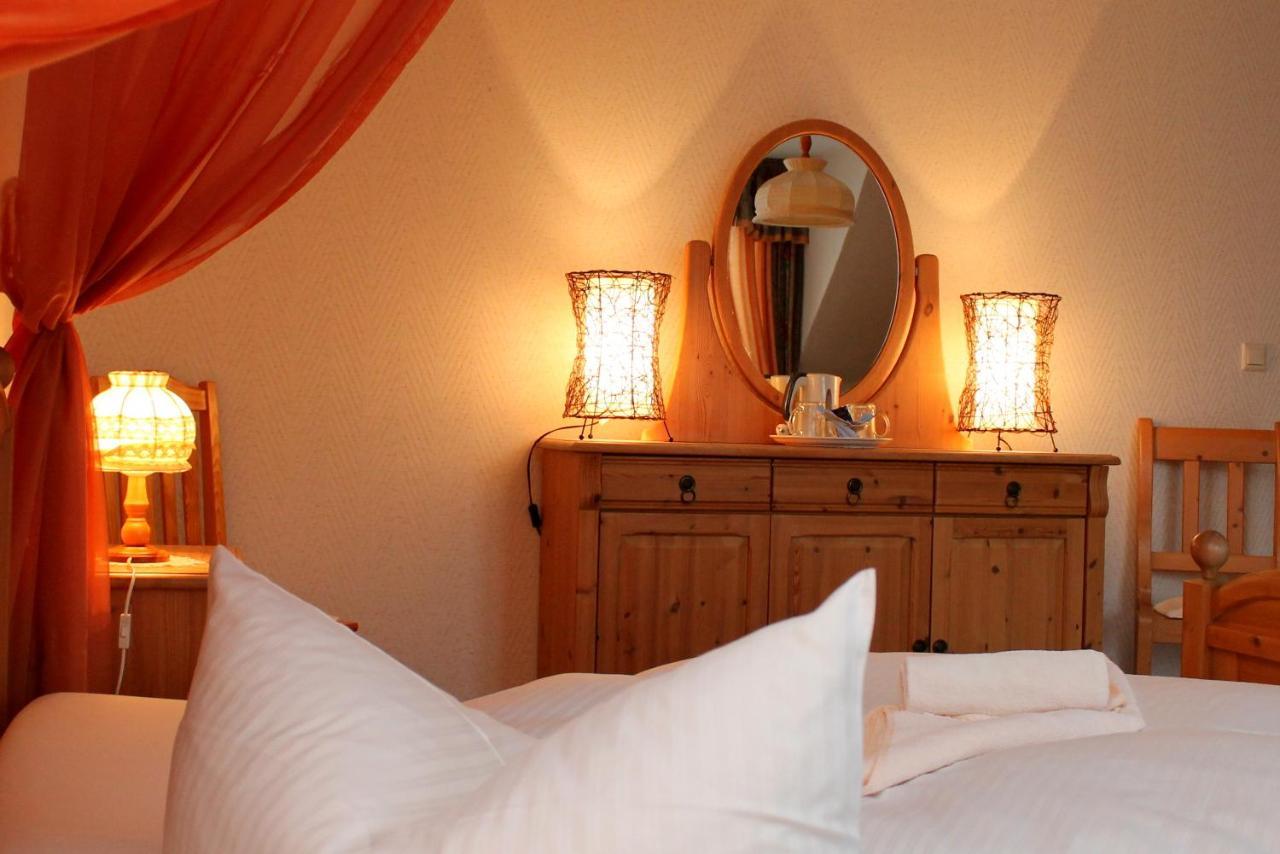 Zimmer mit Kingsize-Bett - Barrierefrei/befahrbare Dusche