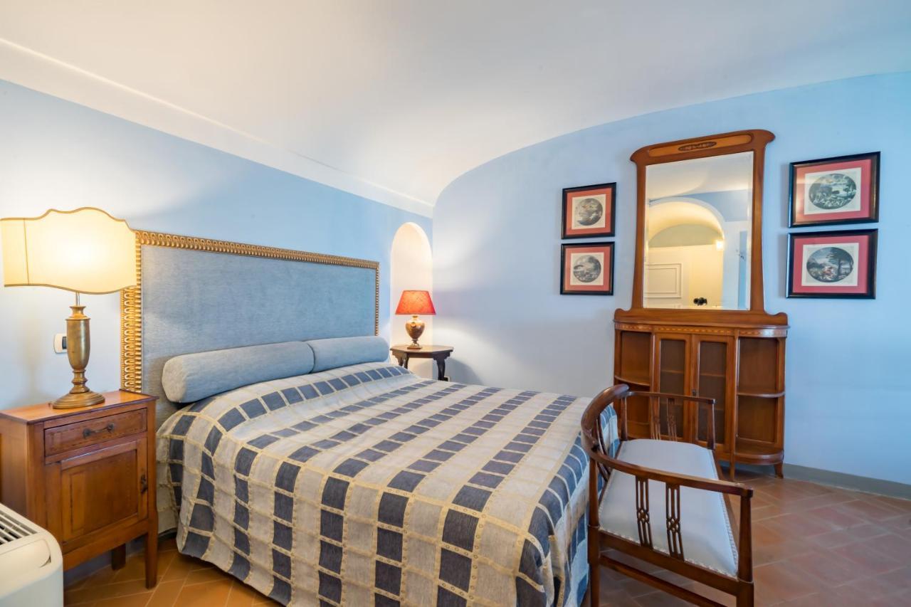 Double or Twin Room Sea View