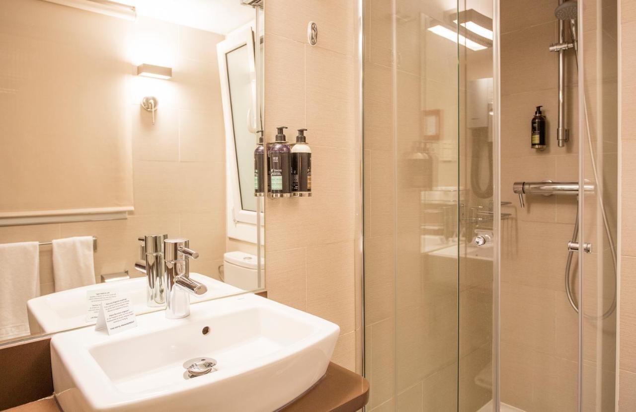 Budget Double or Twin Room view to interior