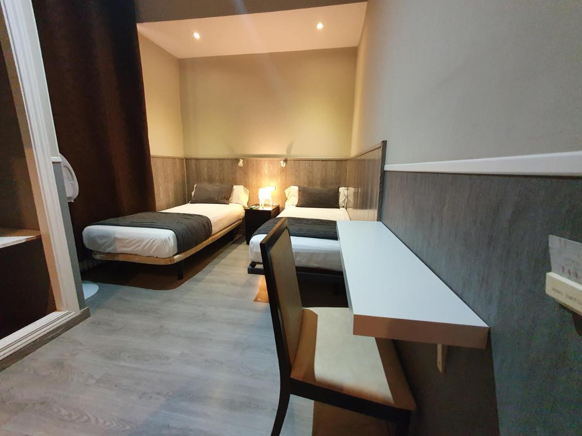 Twin Room,995461270:JPEG