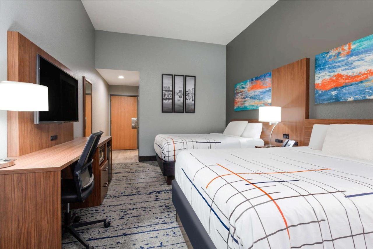 Deluxe Queen Room with Two Queen Beds