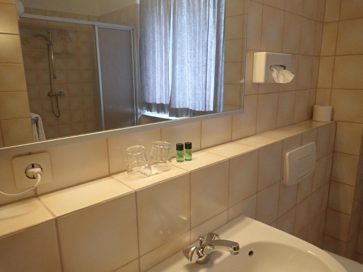 Large Double Room,995983042:JPEG