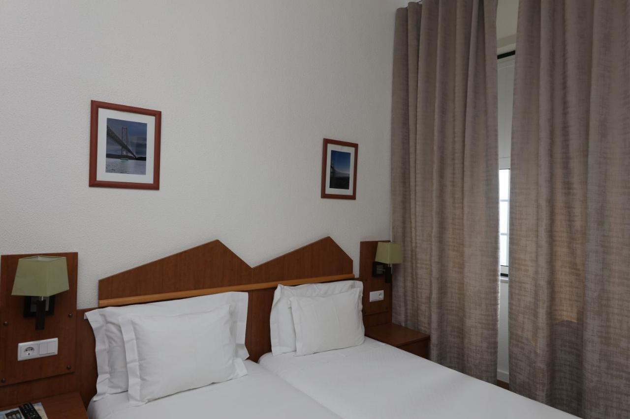 Double or Twin Room Private Bathroom,996139876:JPEG