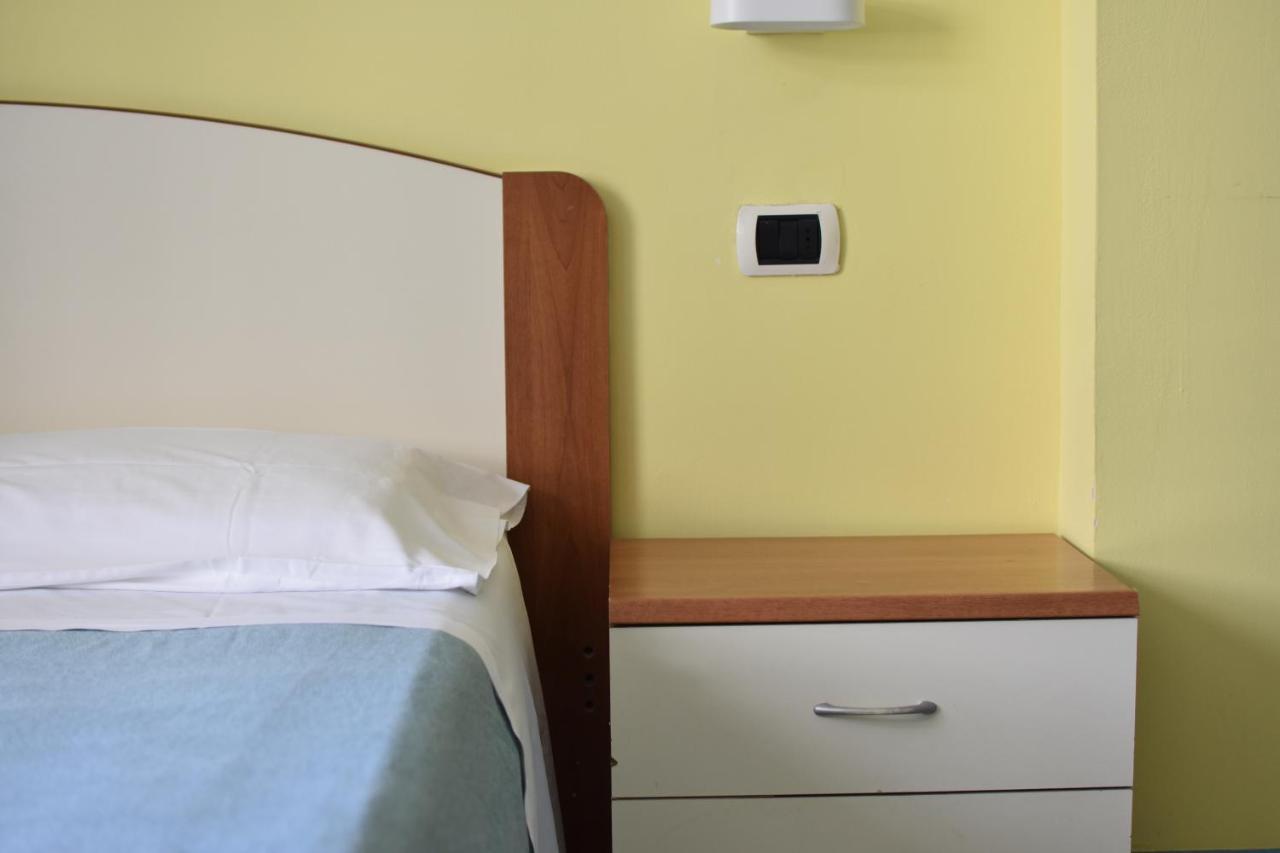 One-Bedroom Suite,996153892:JPEG
