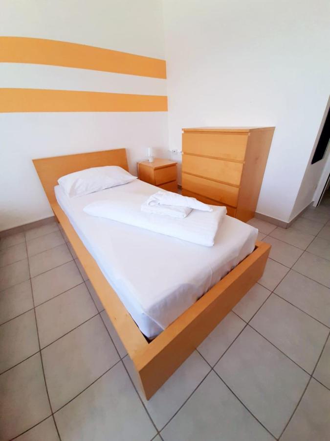 Single Room,448394793:JPEG